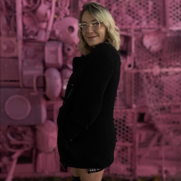 Meet your Posher, Amanda - Picture 1 of 1